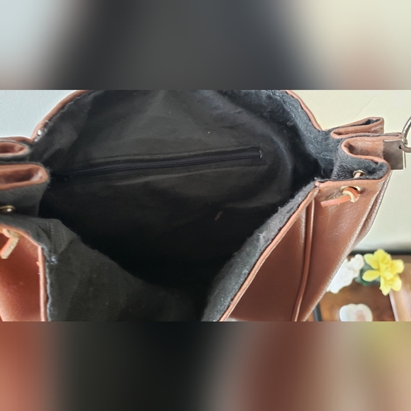 2R2 Italian Leather Handmade Messager Shoulder Bag Purse - Picture 8 of 9